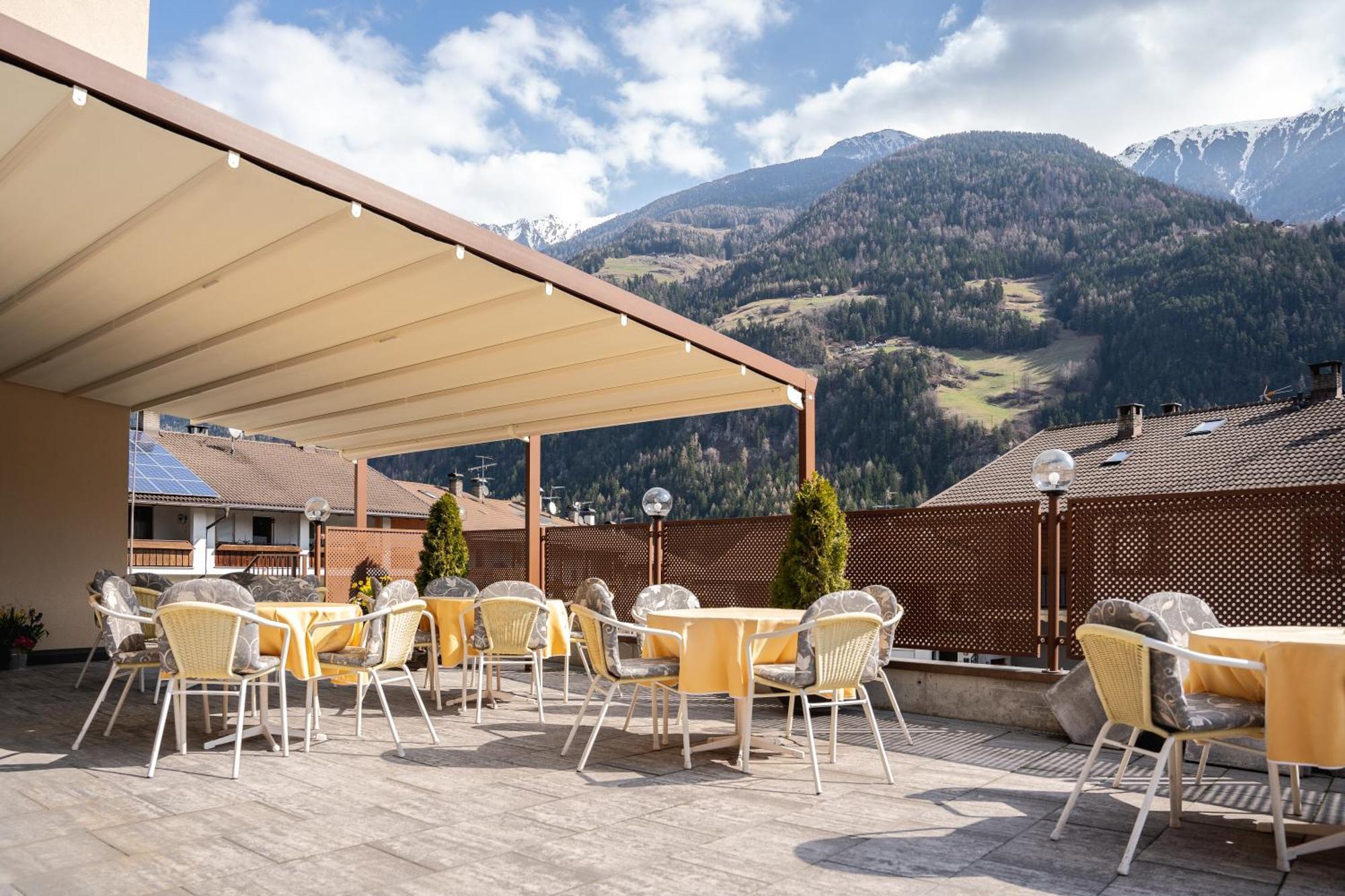 Aparthotel Zum Schloessl Villa Ottone Exterior photo