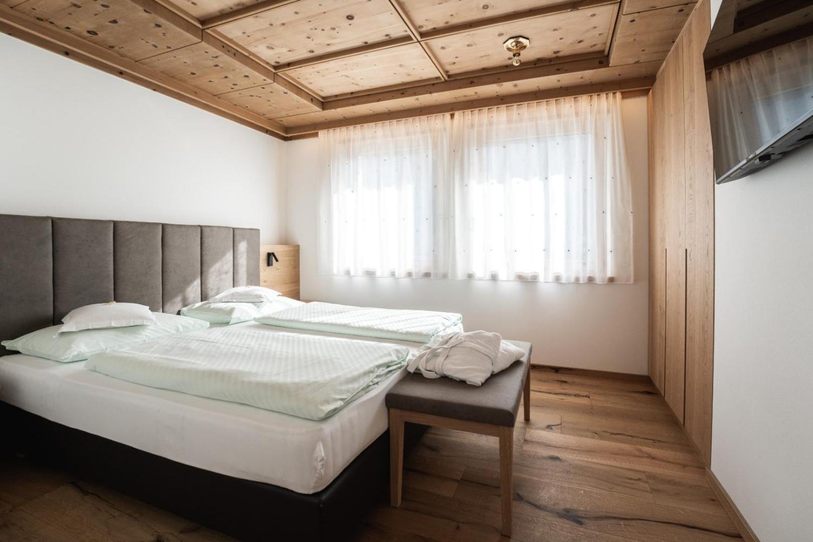 Aparthotel Zum Schloessl Villa Ottone Exterior photo